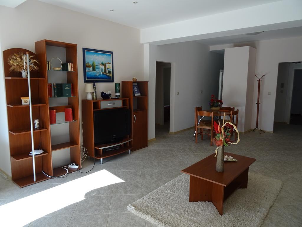 Club Topaz Apartments Neptun Esterno foto