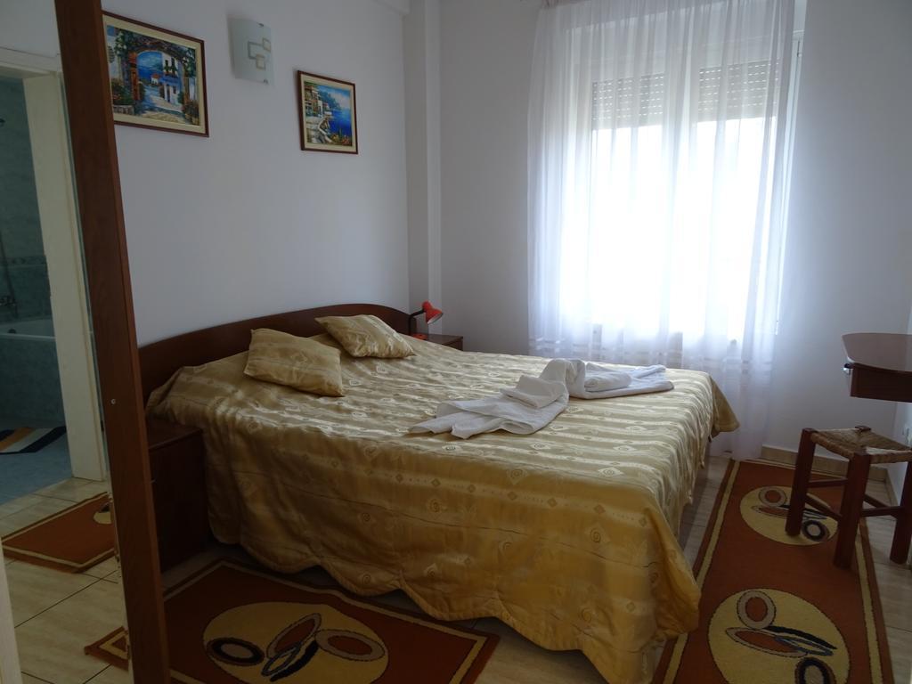 Club Topaz Apartments Neptun Esterno foto