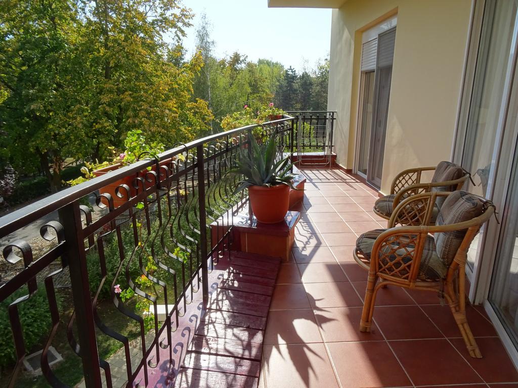 Club Topaz Apartments Neptun Esterno foto