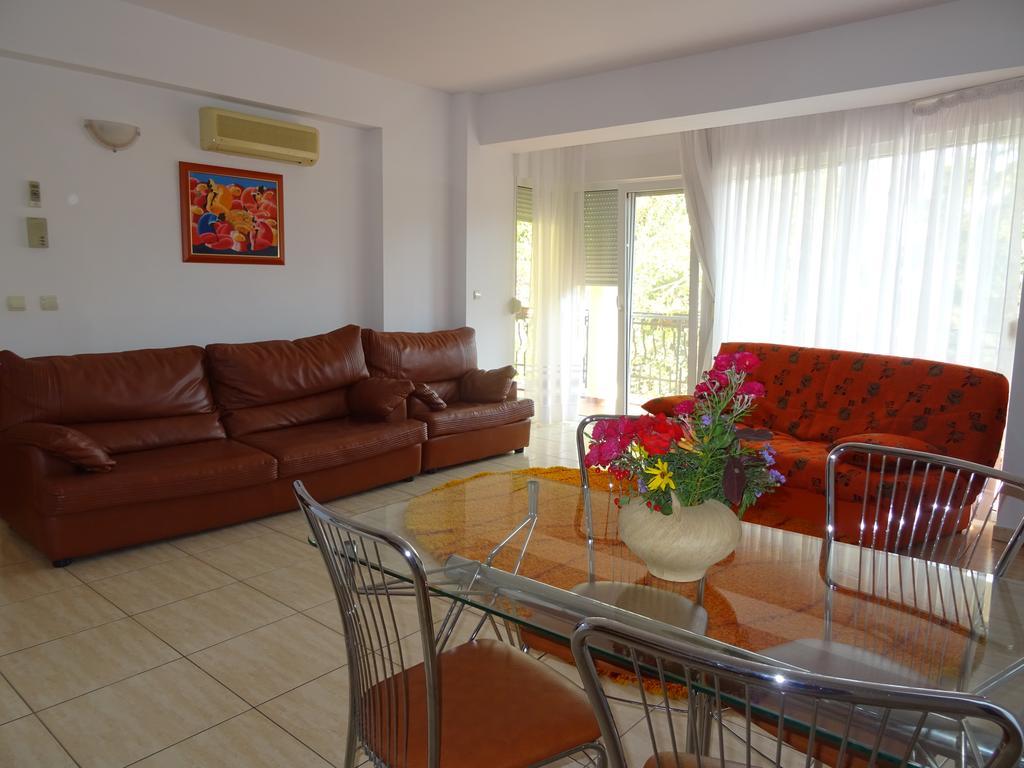 Club Topaz Apartments Neptun Esterno foto