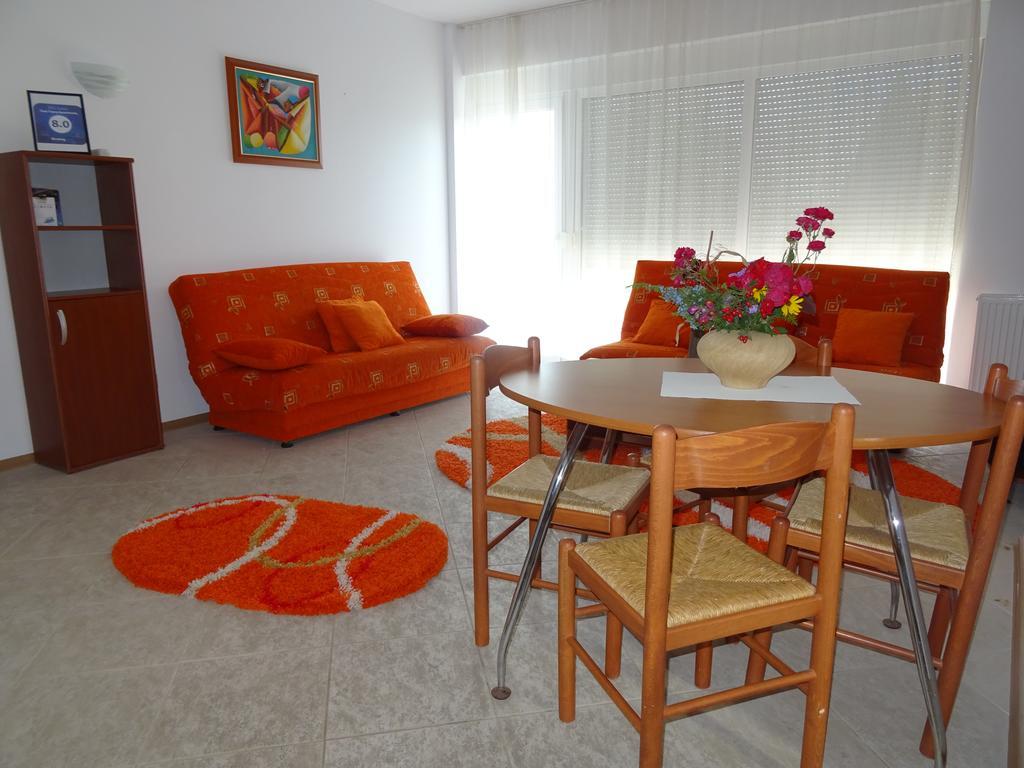 Club Topaz Apartments Neptun Esterno foto