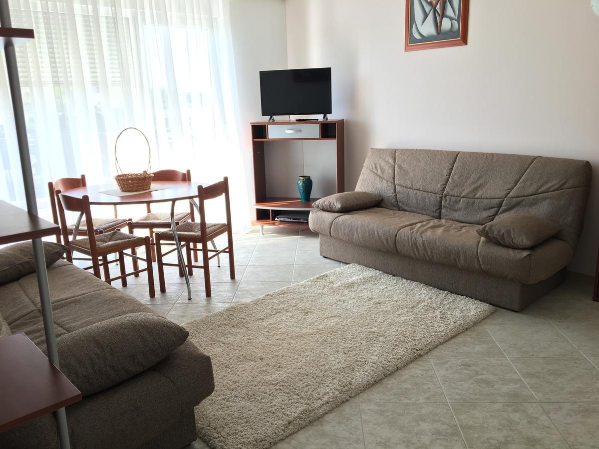 Club Topaz Apartments Neptun Esterno foto